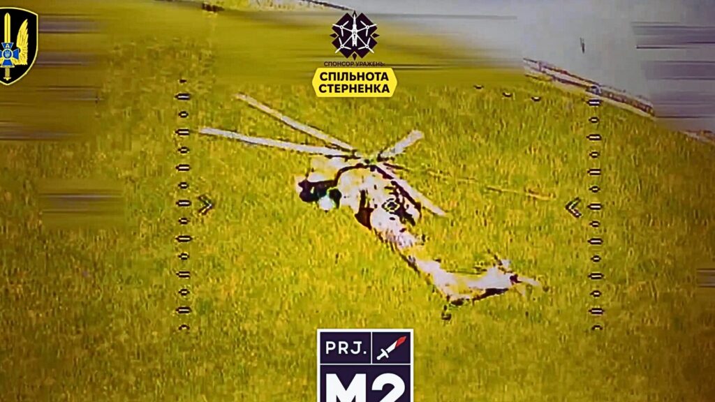 L'attaque d'un drone ukrainien contre un hélicoptère russe. // Source : Militarnyi L'attaque d'un drone ukrainien contre un hélicoptère russe. // Source : Militarnyi
