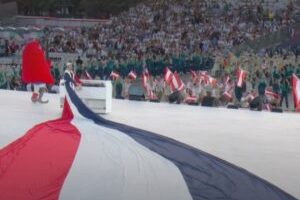 Myd pendant la cérémonie d'ouverture des Jeux parlaympiques. // Source : Capture France TV