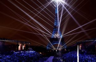 La tour Eiffel pendant la cérémonie d'ouverture des JO.  // Source : Compte X officiel Paris 2024