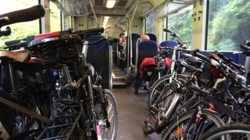 Vélos dans le train // Source : pfeiffed - Pixabay