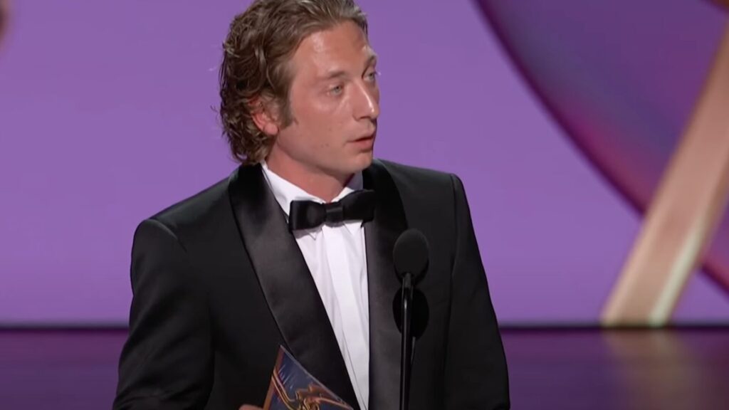 Jeremy Allen White remporte l'Emmy Award du meilleur acteur dans une série comique pour The Bear // Source : Capture Canal+