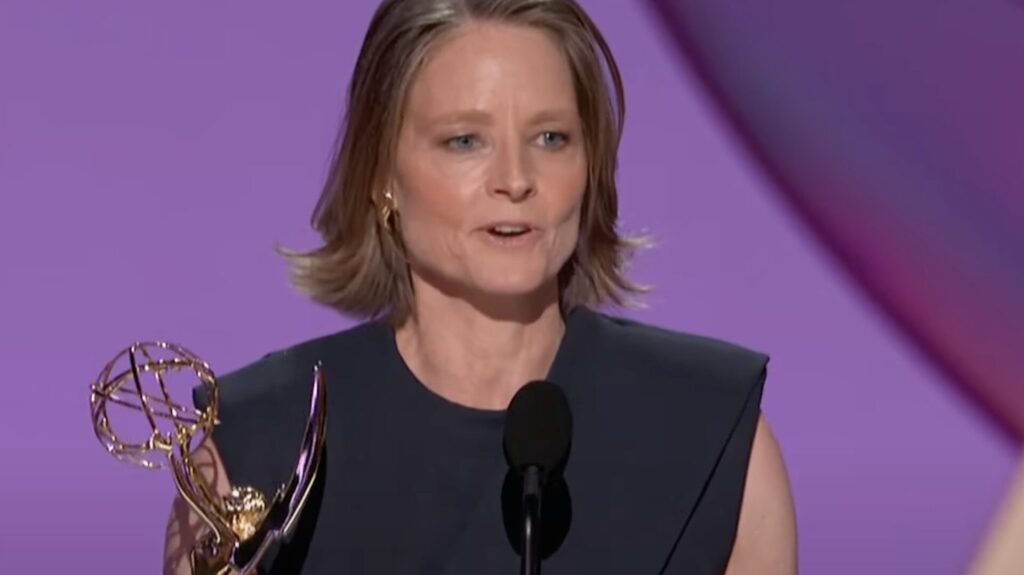 Jodie Foste remporte l'Emmy Award meilleure actrice pour True Detective 4 // Source : Canal+ 