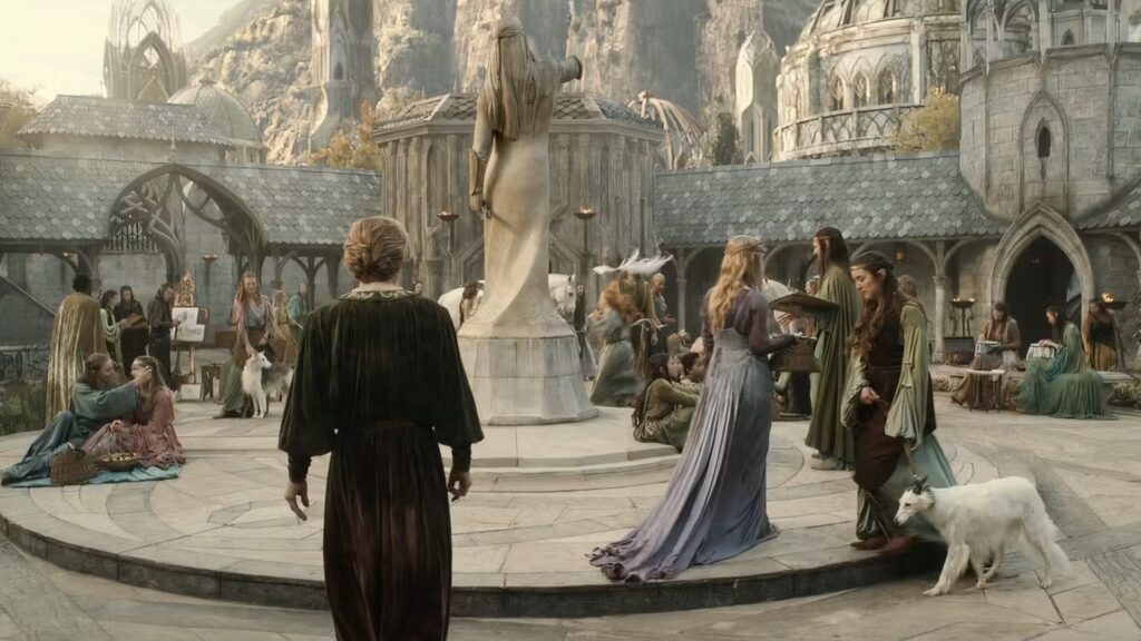 La statue de Fëanor, au coeur d'Eregion // Source : Prime Video