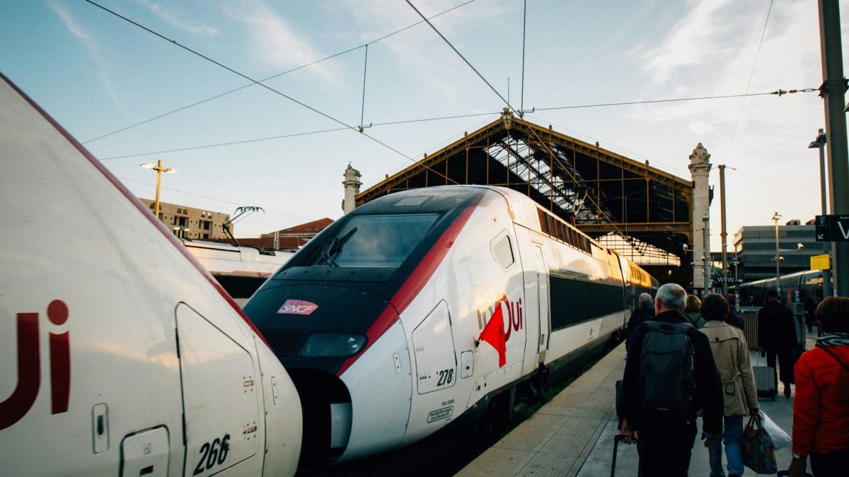 TGV Inoui // Source : Christian Lue / Unsplash