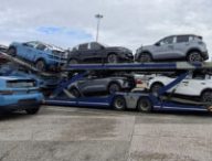 Photo des premiers camions au départ de l'usinepartagée par le patron de Citroën sur Linkedin // Source : Thierry Koskas - Linkedin