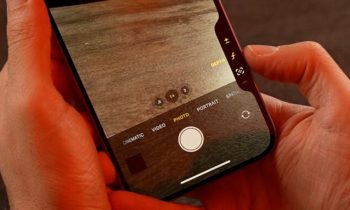 L'interface du bouton Camera Control est brillante, avec des raccourcis qui dépassent du téléphone. On peut les toucher pour gagner du temps. // Source : Alfred Tertrais pour Numerama