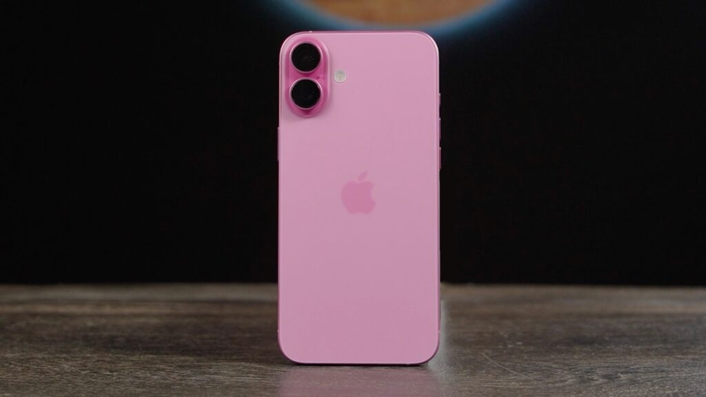 iPhone 16 Plus  // Source : Alfred Tertrais / Numerama