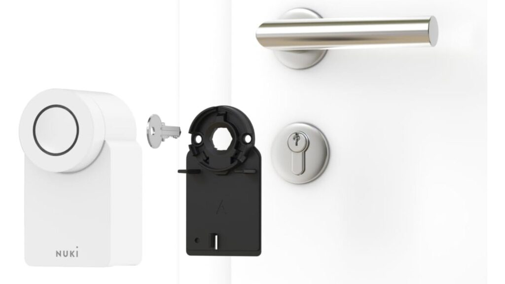 La Nuki Smart Lock 4.0 est simple à installer // Source : Nuki