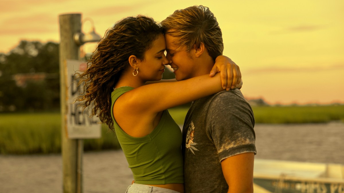 Kiara et JJ dans Outer Banks // Source : Netflix