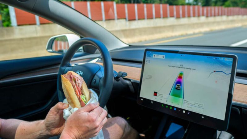 Conduite semi-autonome : La distraction des conducteurs atteint un niveau inquiétant