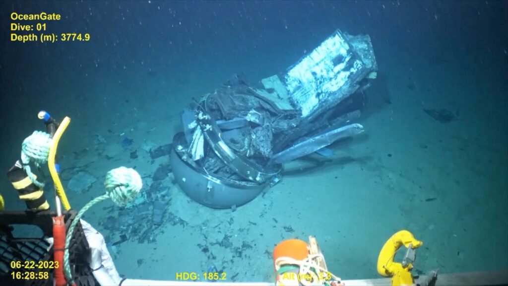 Here are the images of the wreck of the Titan, the submarine that imploded while leaving to see the Titanic