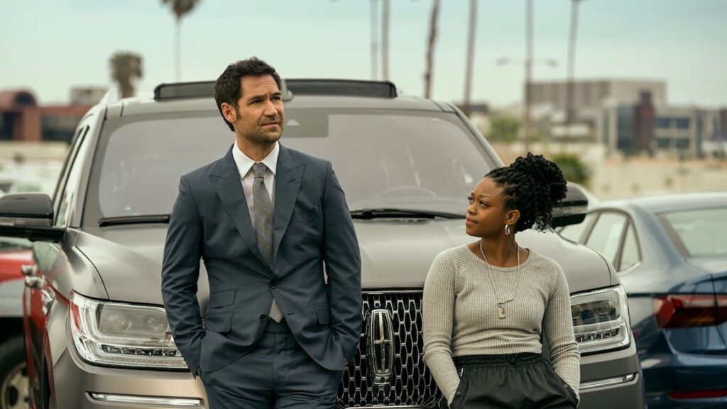 Manuel Garcia-Rulfo et Jazz Raycole dans La Défense Lincoln // Source : Netflix