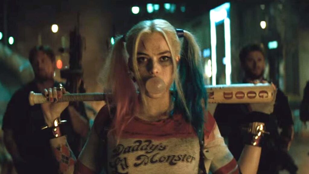 Margot Robbie et sa fameuse batte de baseball dans Suicide Squad // Source : Warner Bros