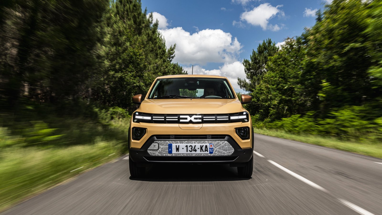 Dans ce pays voisin, une Dacia Spring coÃ»te le prix dâ€™un vÃ©lo et la R5 E-Tech est Ã ...