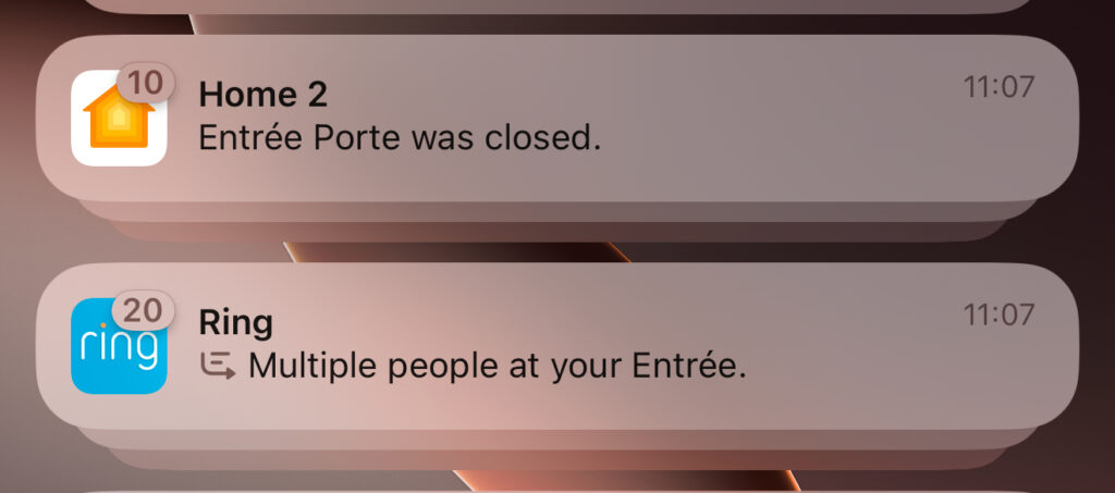 La première nouveauté que vous constaterez dans iOS 18.1 est l'apparition d'un badge sur les notifications.