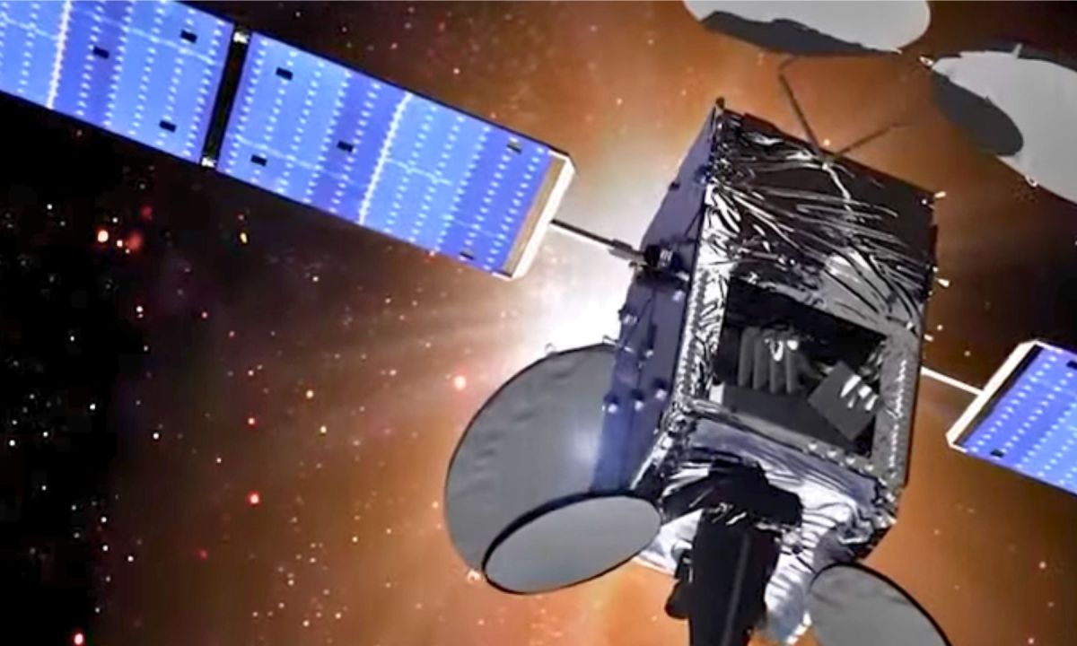 Satellite Intelsat 33e. // Source : Capture YouTube Intelsat