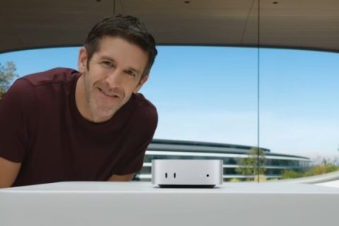 John Ternus et le Mac mini M4. // Source : Apple