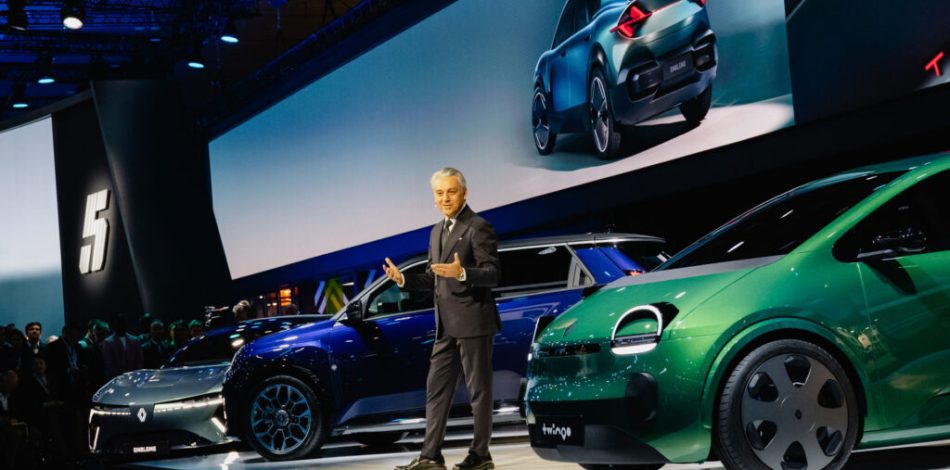 Luca de Meo au Mondial de l'Auto Paris 2024 // Source : Renault