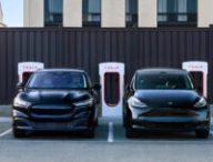 Tesla Model Y et Ford au superchargeur // Source : Tesla