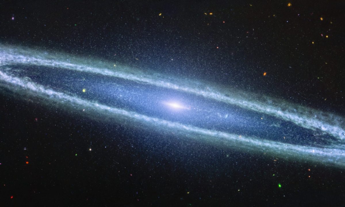 Galaxie Sombrero en lumière Infrarouge prise par télescope James Webb // Source : NASA, ESA, ASC, STScI