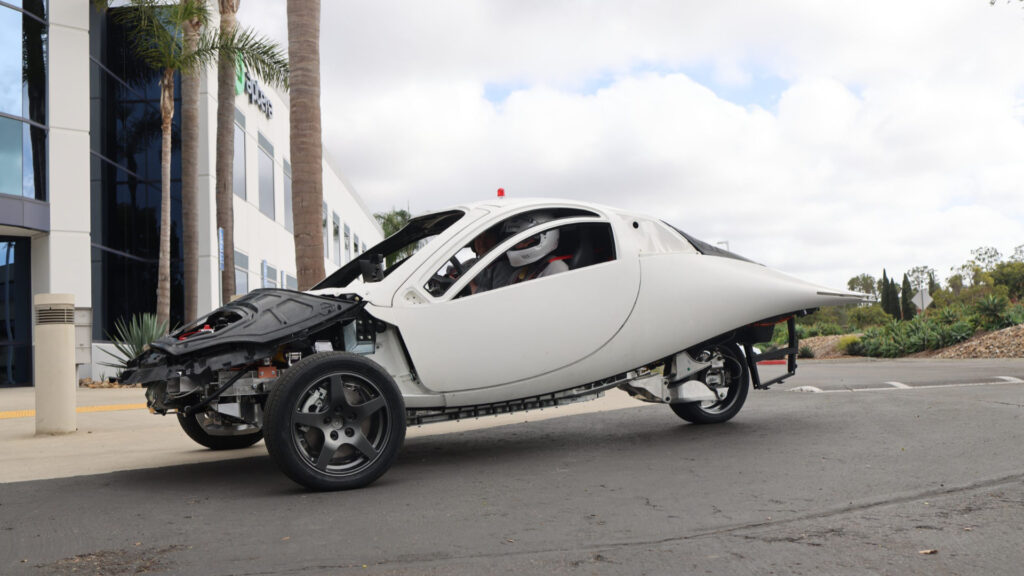 Aptera’s solar electric car is definitely a flop