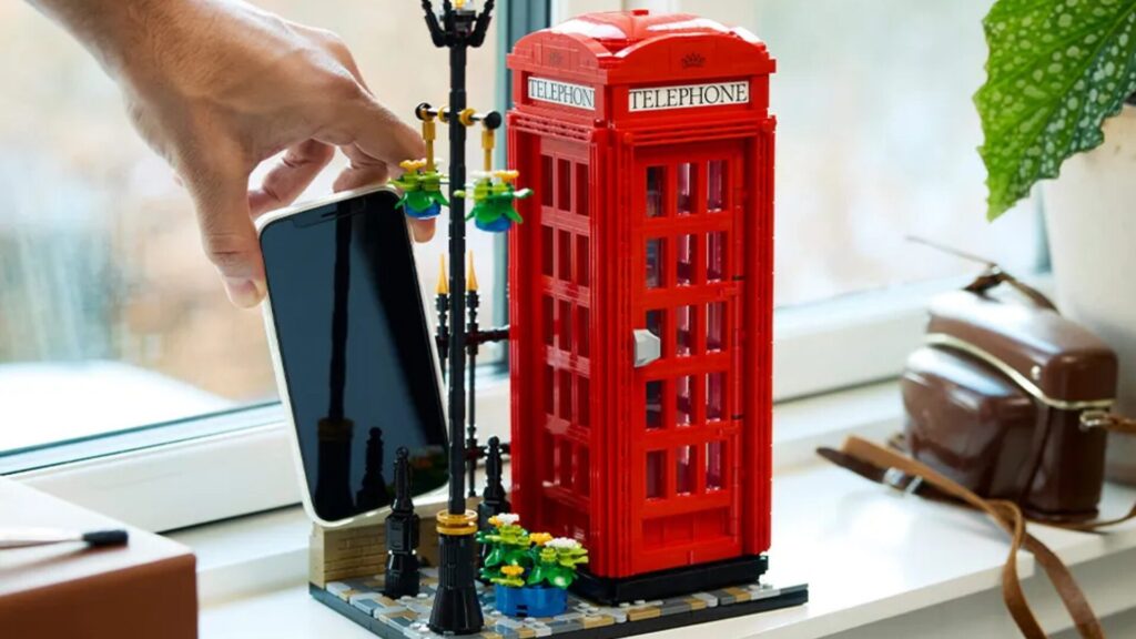 Cabine téléphonique de Londres // Source : Lego