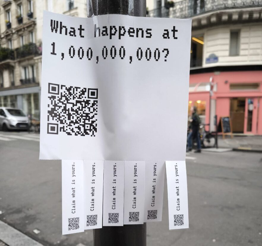 Une affiche dans Paris publiée sur Reddit. // Source : Amaryllis_Mln / Reddit