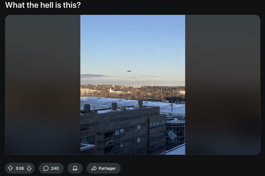 Des résidents d'Helsinki ont publié les photos du vol sur les réseaux sociaux. // Source : Reddit