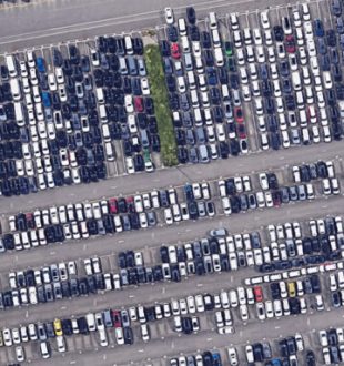 Centre de logistique d'Essen où les Volkswagen s'entassent. // Source : Capture Google Maps (2024)