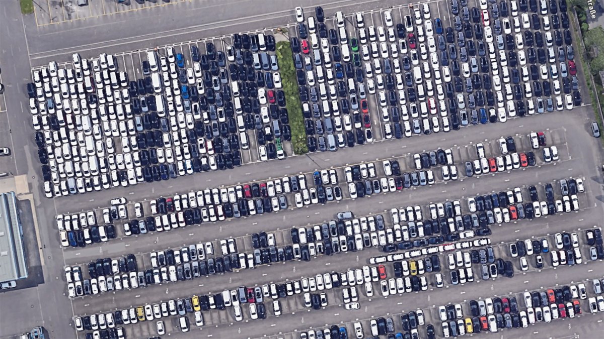 Centre de logistique d'Essen où les Volkswagen s'entassent. // Source : Capture Google Maps (2024)