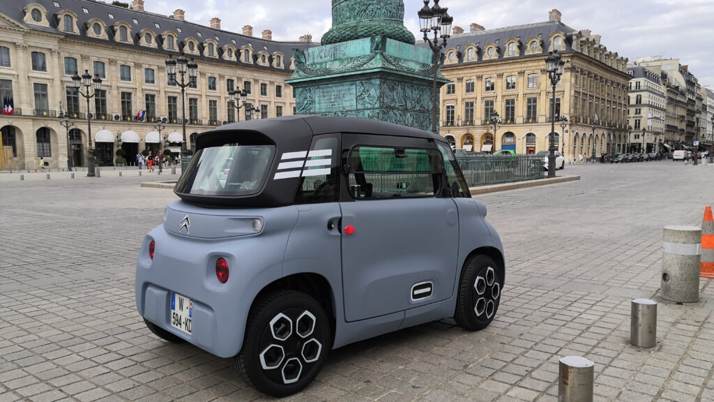 Paris interdit le trafic de transit dans l'hypercentre, même pour les électriques // Source : Raphaelle Baut pour Numerama