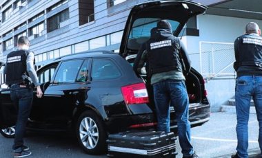 Une opération de l’Unité nationale cyber de la gendarmerie nationale. // Source : Unité nationale cyber