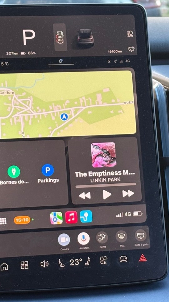 Apple CarPlay sur Volvo EX30 // Source : Maxime Claudel pour Numerama