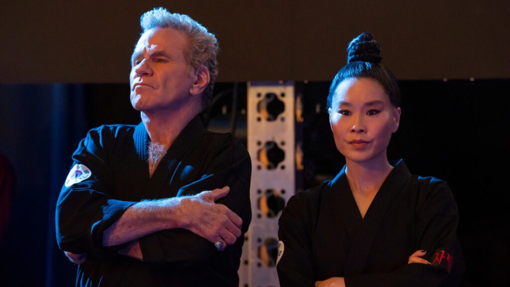 Comment John Kreese (Martin Kove) et Kim Da-eun (Alicia Hannah-Kim) vont-ils se remettre de cette mort ? // Source : Netflix