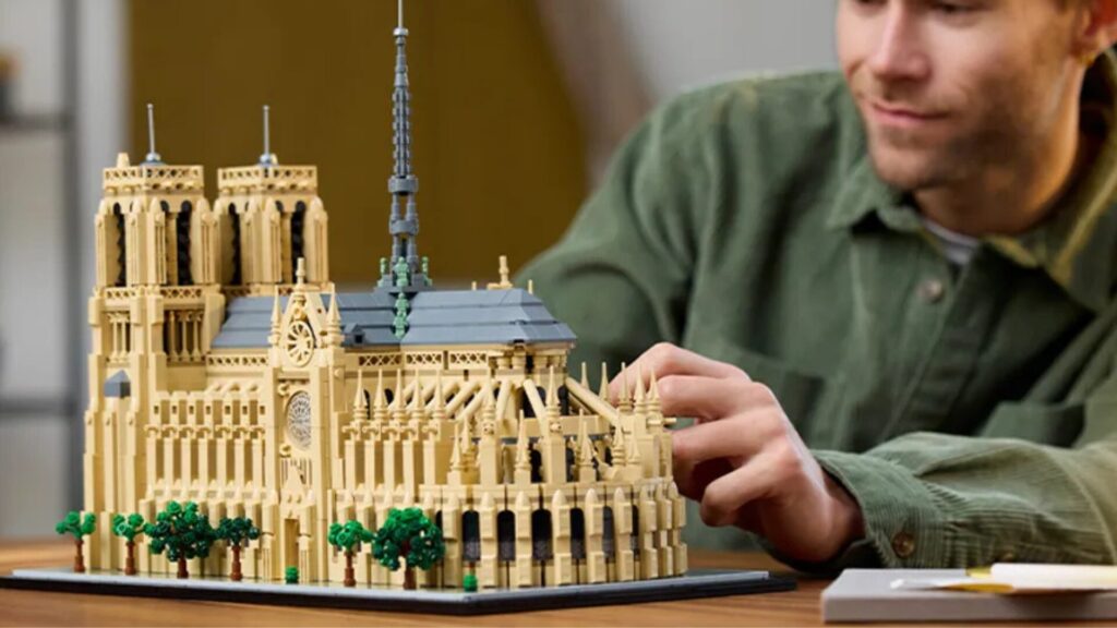 Lego Notre-Dame de Paris // Source : LEgo