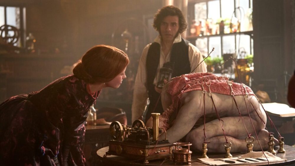 L'esthétique de Guillermo del Toro transpire dans chaque plan de Frankenstein // Source : Ken Woroner/Netflix