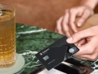 Que vous régliez avec votre carte World Elite CB Mastercard physique ou en ligne, vous pouvez profiter de garanties complémentaires // Source : Fortuneo Que vous régliez avec votre carte World Elite CB Mastercard physique ou en ligne, vous pouvez profiter de garanties complémentaires // Source : Fortuneo