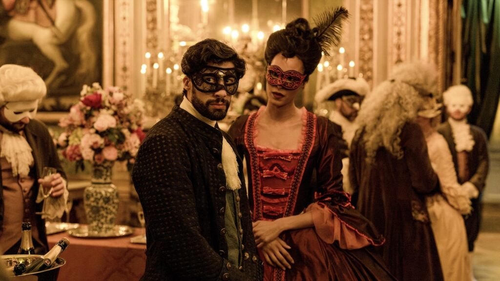 MB14 (Quentin) et Cindy Bruna (Gwen) à Versailles dans Cat's Eyes // Source : Jean-Philippe Baltel / Big Band Story / TF1