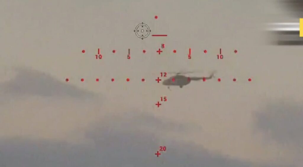 L'hélicoptère de combat est automatique détecté par le modules de reconnaissance du drone. // Source : SSU