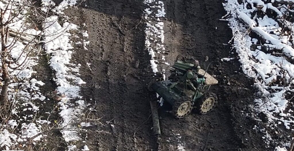 Un modèle de drone de combat terrestre utilisé par l'armée ukrainienne // Source : Brigade Khartiia