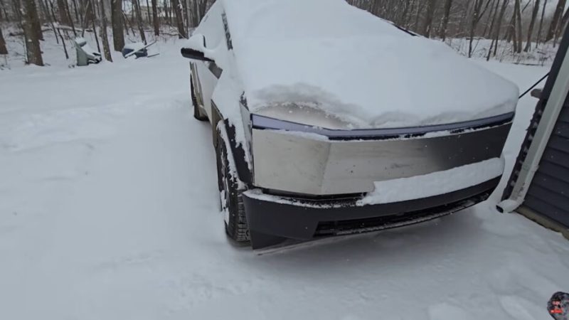 Un défaut de conception du Cybertruck pose problème en cas de neige