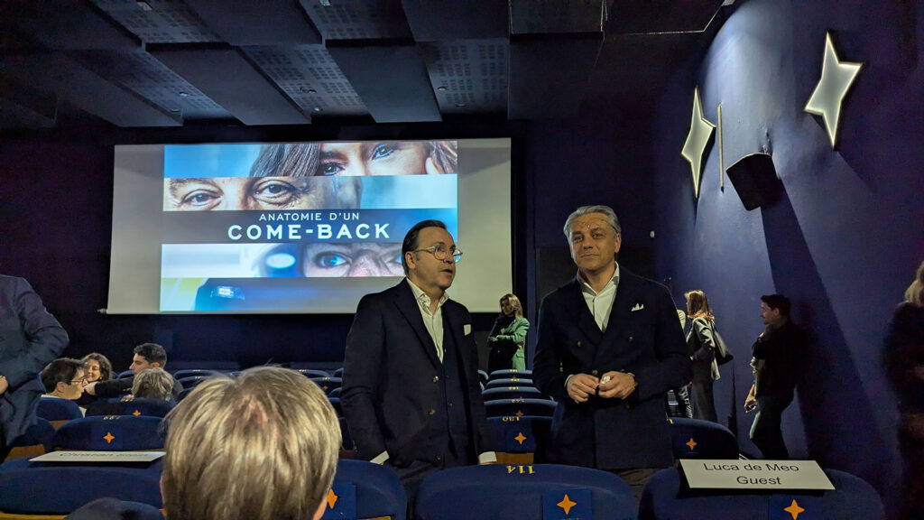 Luca de Meo et Arnaud Belloni à quelques minutes de l'avant-première du documentaire // Source : Raphaelle Baut pour Numerama