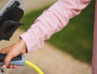 Les voitures électriques pourraient-elles être pénalisées par cette décision ? // Source : Canva (photo recadrée)