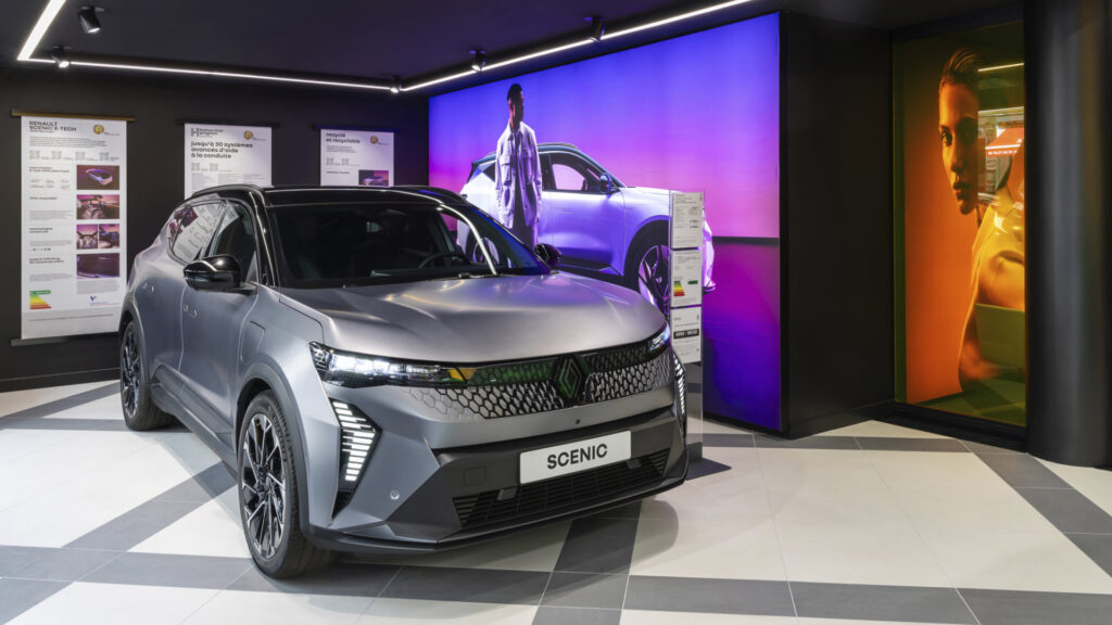 Point de ventes Renault pour le Scénic // Source : Renault