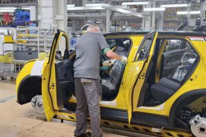 Dans l'usine de production de Renault 5 et Scénic // Source : DR