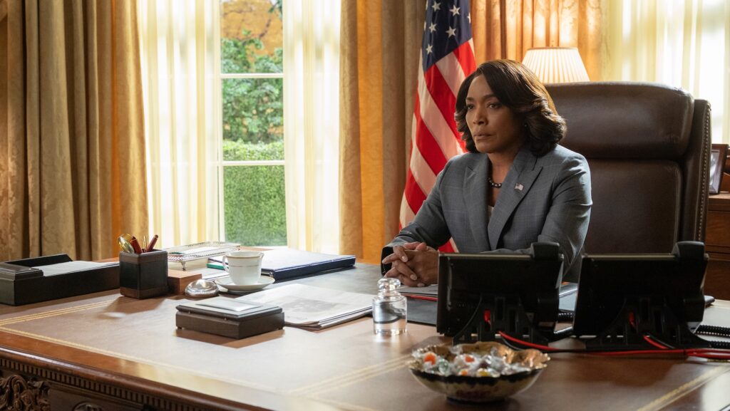 Angela Bassett dans Zero Day // Source : Jojo Whilden/Netflix