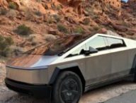 Le Tesla Cybertruck dans le désert de Death Valley. // Source : Numerama