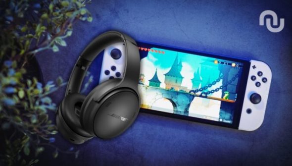 Switch Oled et casque // Source : Numerama