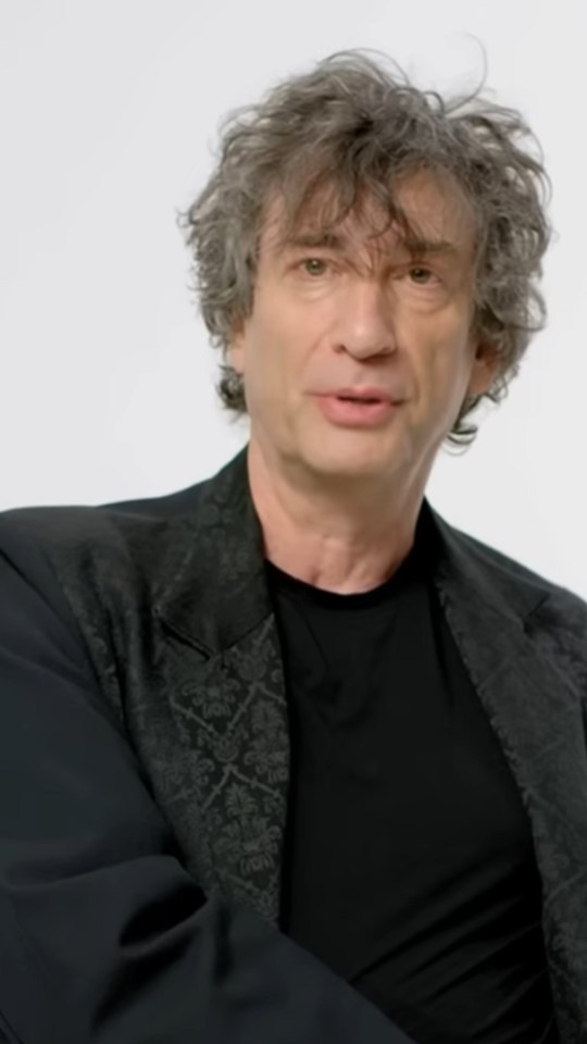 Neil Gaiman lors d'une interview pour WIRED, en août 2022 // Source : Capture d'écran Youtube