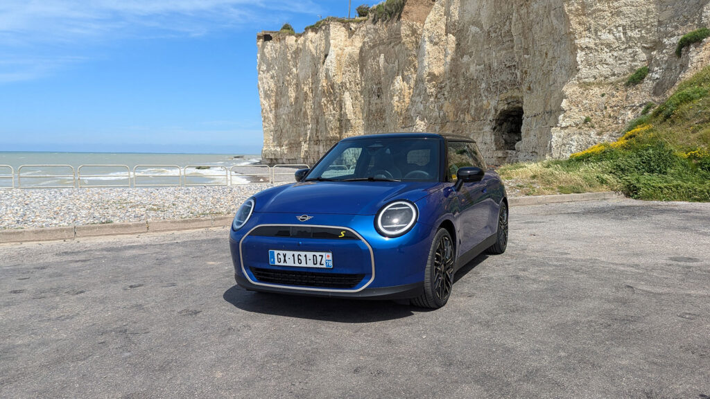 Essai de la Mini Cooper SE  // Source : Raphaelle Baut pour Numerama